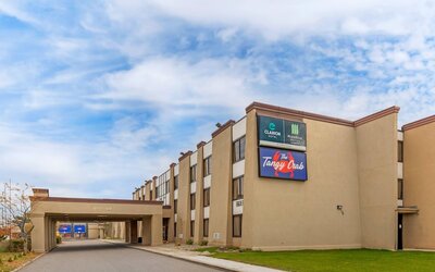 Clarion Hotel & Conference Center Lansing West