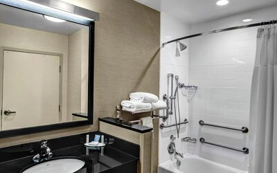 Fairfield Inn & Suites Lansing at Eastwood