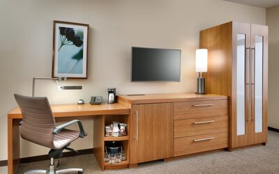 Hyatt Place Lansing - East