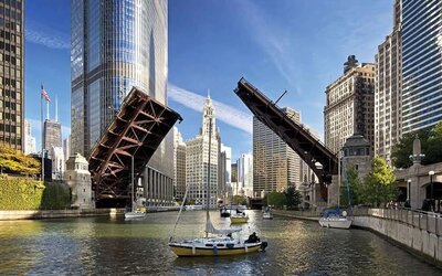 Stunning city landmarks nearby at Royal Sonesta Chicago Downtown. 