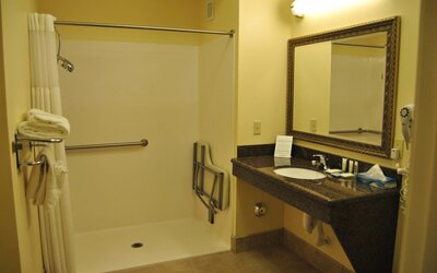 Staybridge Suites Lansing - Okemos by IHG