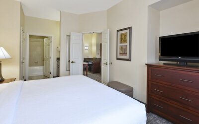 Staybridge Suites Lansing - Okemos by IHG