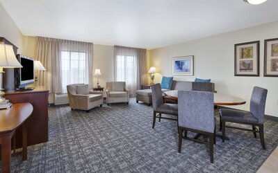 Staybridge Suites Lansing - Okemos by IHG