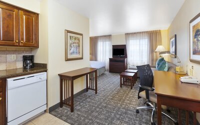 Staybridge Suites Lansing - Okemos by IHG