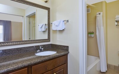 Staybridge Suites Lansing - Okemos by IHG