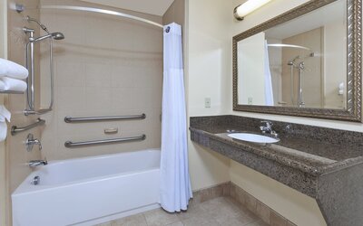 Staybridge Suites Lansing - Okemos by IHG