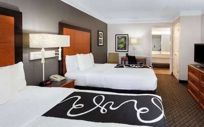 La Quinta Inn by Wyndham Laredo I-35