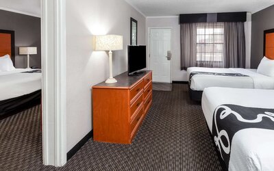 La Quinta Inn by Wyndham Laredo I-35