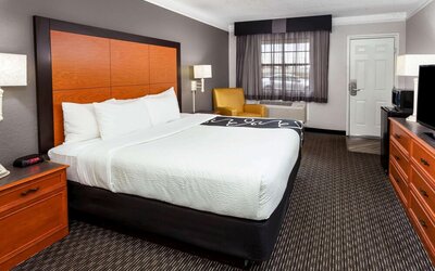 La Quinta Inn by Wyndham Laredo I-35