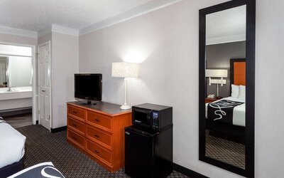 La Quinta Inn by Wyndham Laredo I-35