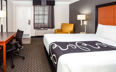 La Quinta Inn by Wyndham Laredo I-35