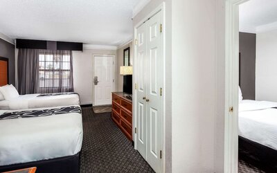 La Quinta Inn by Wyndham Laredo I-35