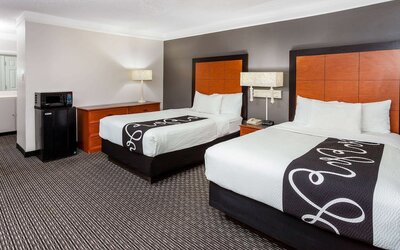 La Quinta Inn by Wyndham Laredo I-35