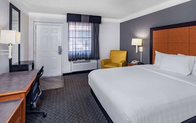 La Quinta Inn by Wyndham Laredo I-35