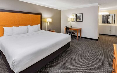 La Quinta Inn by Wyndham Laredo I-35