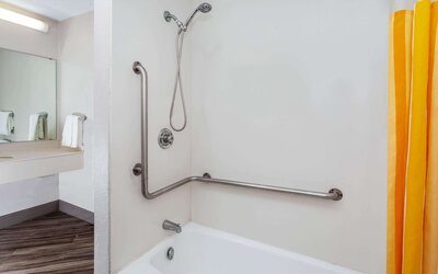 La Quinta Inn by Wyndham Laredo I-35