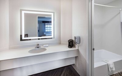 La Quinta Inn by Wyndham Laredo I-35