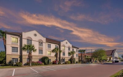 Homewood Suites by Hilton Laredo at Mall del Norte