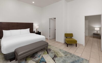 La Quinta Inn & Suites by Wyndham Laredo Airport