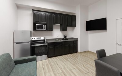 La Quinta Inn & Suites by Wyndham Laredo Airport