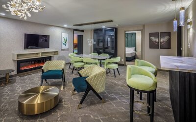 DoubleTree by Hilton Laredo