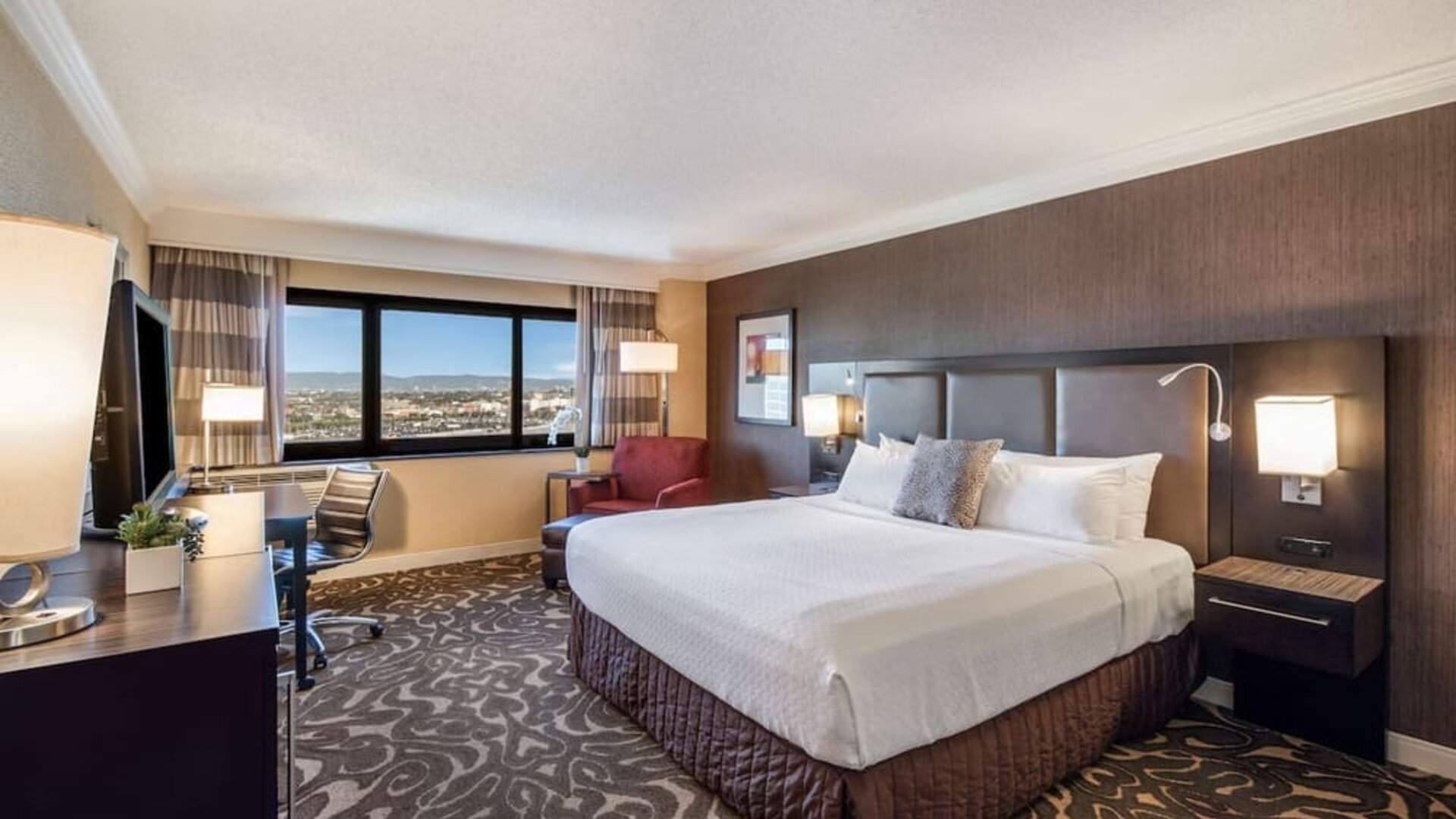 Day use room with natural light at Sonesta Los Angeles Airport LAX.