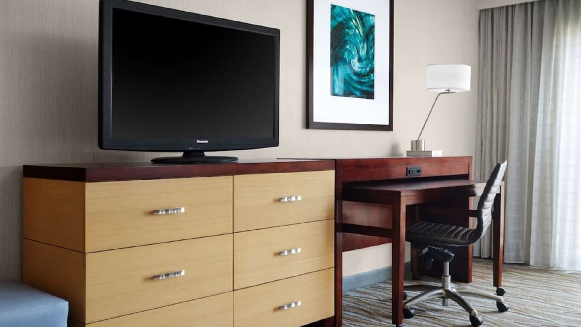 Work space at Sonesta Redondo Beach & Marina.