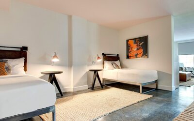 Elwood Hotel & Suites