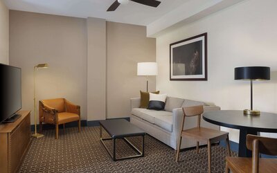 DoubleTree Suites by Hilton Hotel Lexington