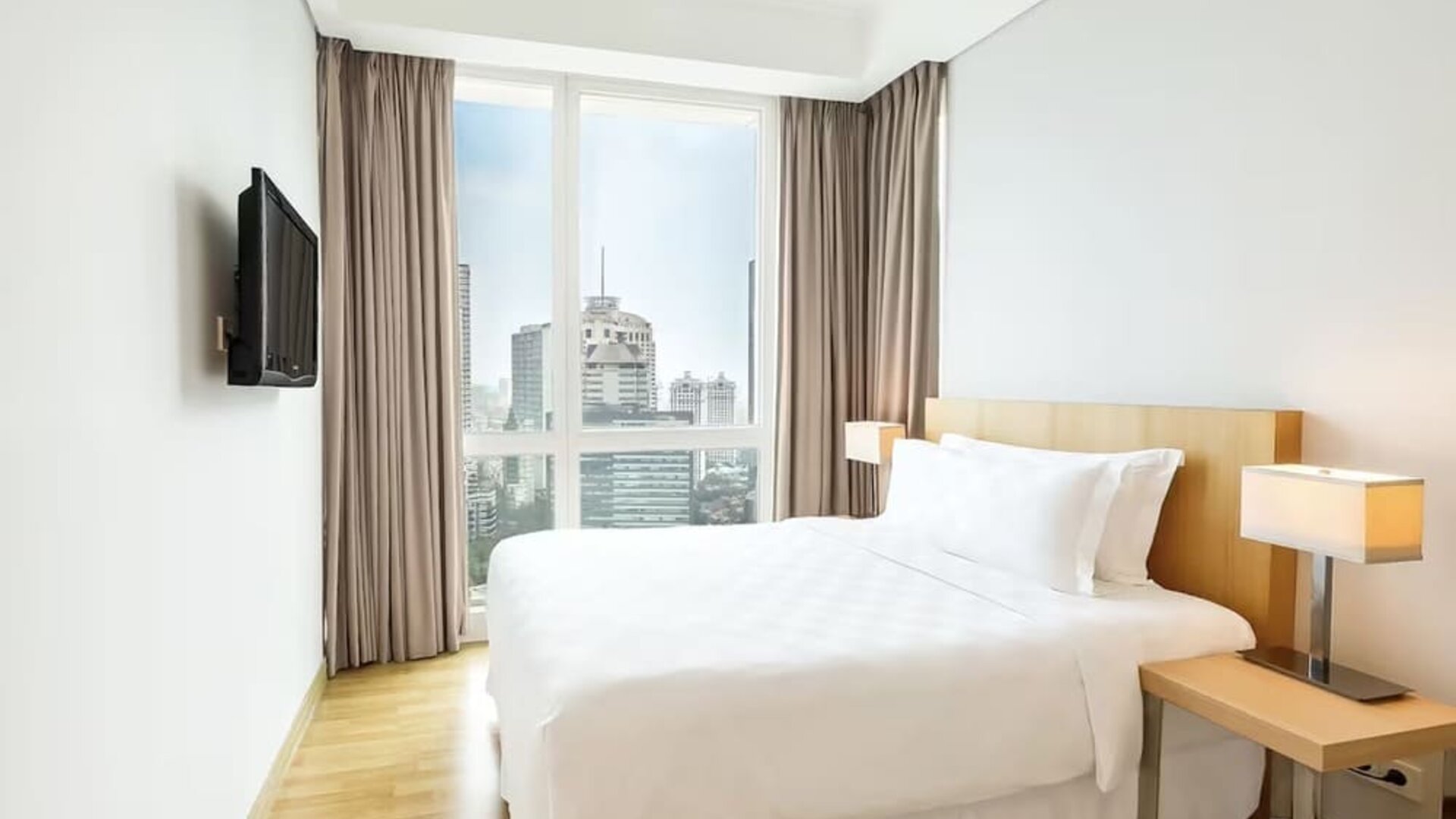Day use room with natural light at Fraser Residence Sudirman Jakarta.