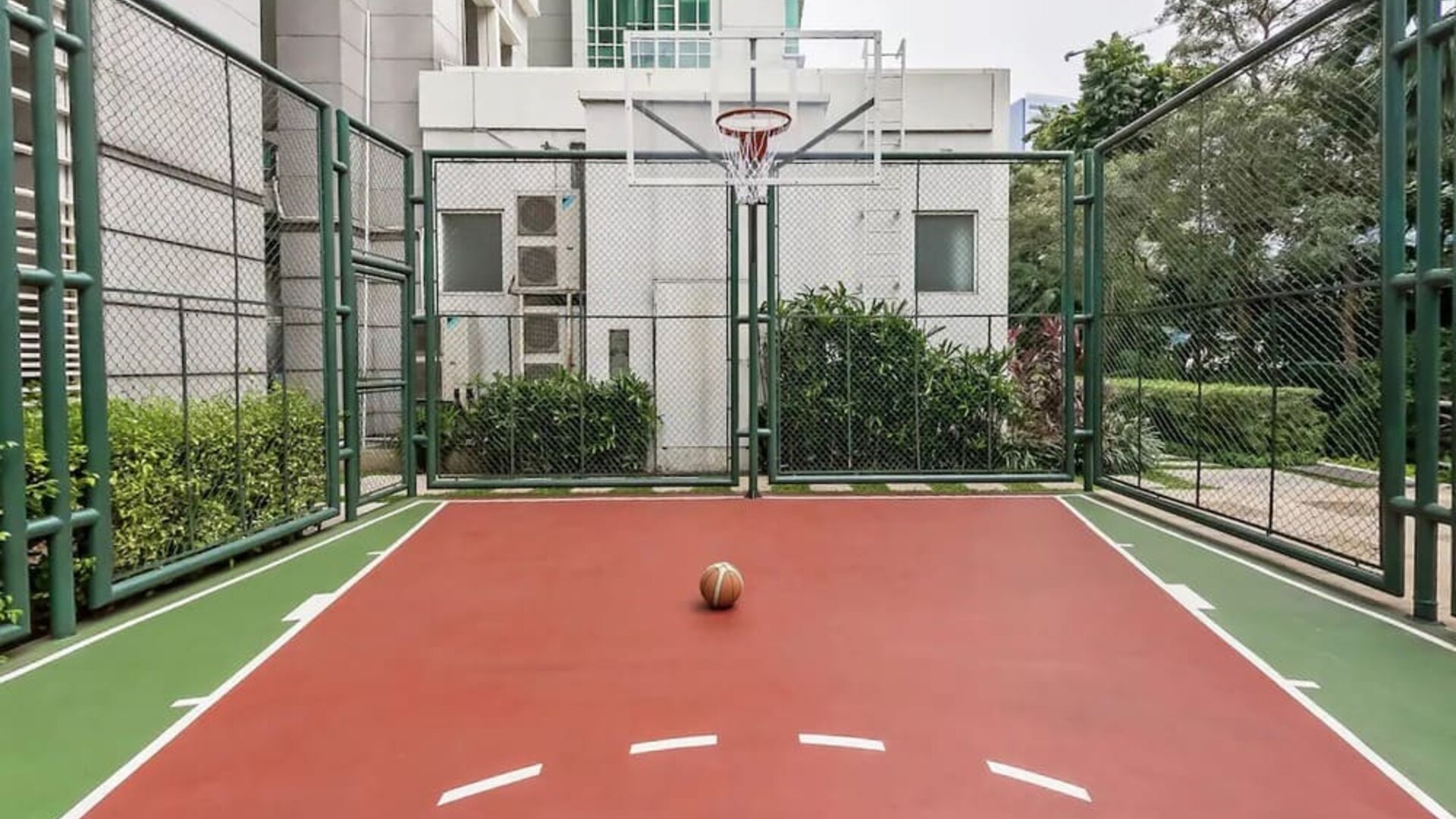 Basketball court and fitness space at Fraser Residence Sudirman Jakarta.