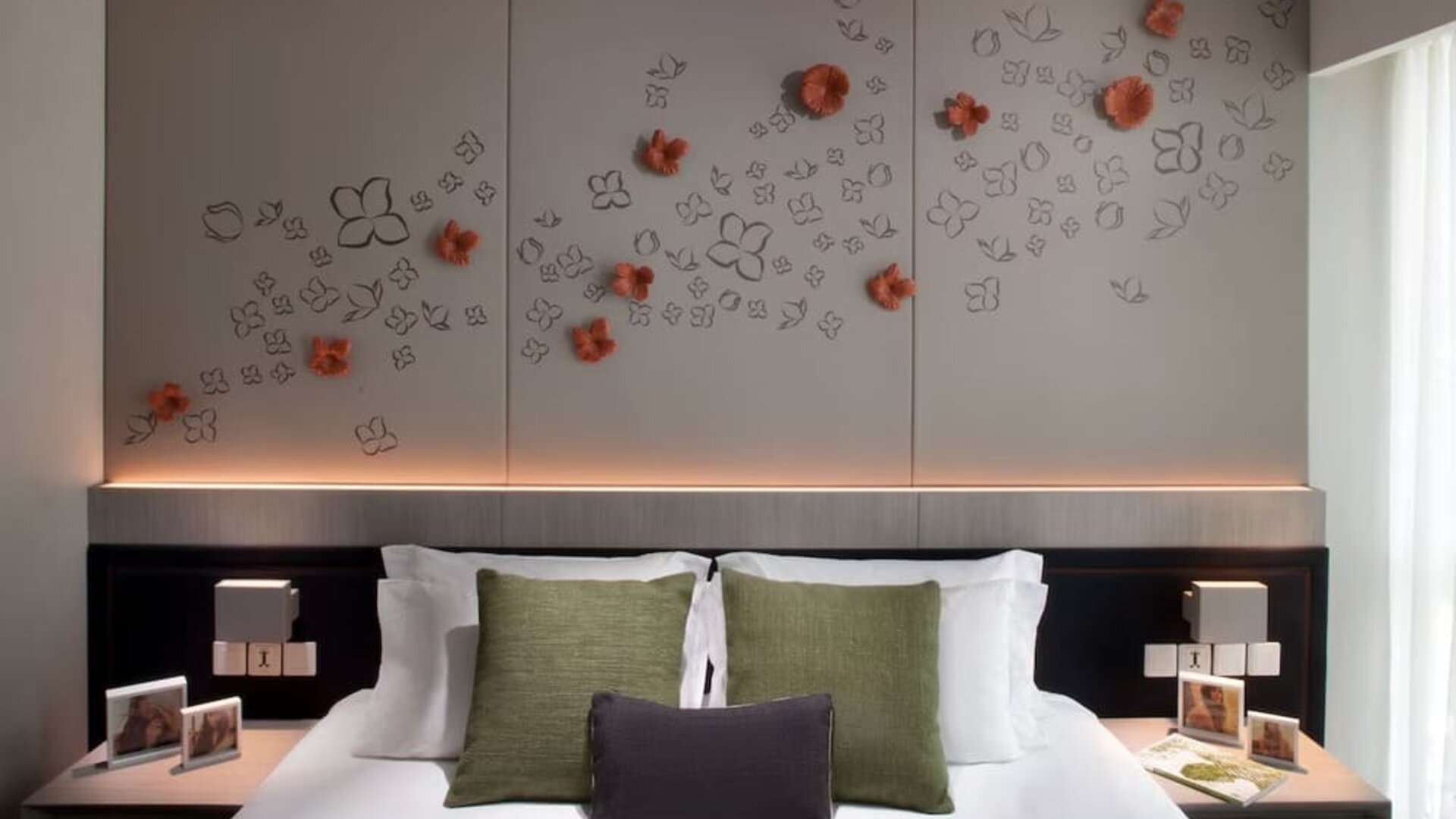 Romantic king room at Fraser Place Setiabudi Jakarta.