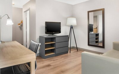 Country Inn & Suites by Radisson, Georgetown, KY