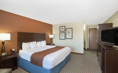 AmericInn by Wyndham Lincoln North
