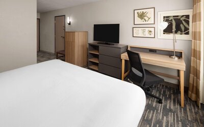 Wingate by Wyndham Lincoln Airport East I-80