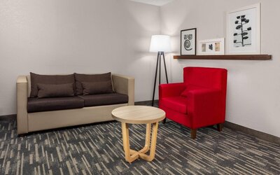 Wingate by Wyndham Lincoln Airport East I-80