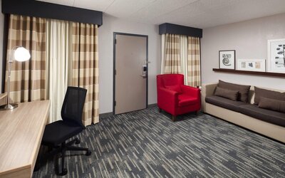 Wingate by Wyndham Lincoln Airport East I-80