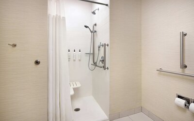 Fairfield Inn & Suites by Marriott Lincoln Southeast