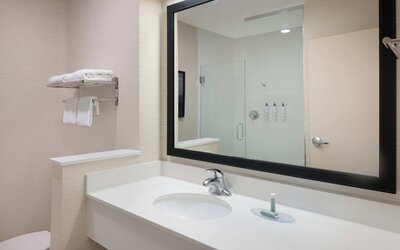 Fairfield Inn & Suites by Marriott Lincoln Southeast