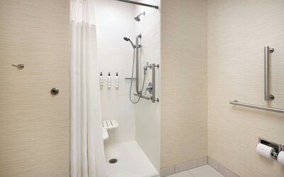 Fairfield Inn & Suites by Marriott Lincoln Southeast