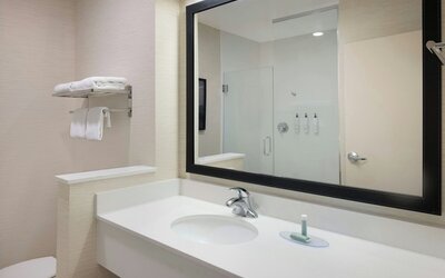 Fairfield Inn & Suites by Marriott Lincoln Southeast