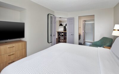 Staybridge Suites Lincoln Northeast by IHG