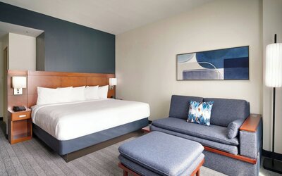 Courtyard by Marriott Lincoln Downtown