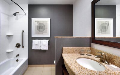 Courtyard by Marriott Lincoln Downtown