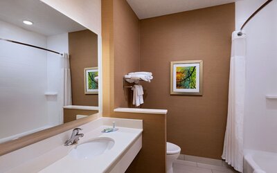 Fairfield Inn & Suites Lincoln Airport