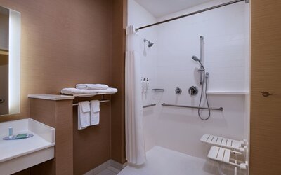 Fairfield Inn & Suites Lincoln Airport