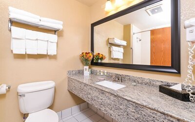 Country Inn & Suites by Radisson, Lincoln North Hotel and Conference Center, NE