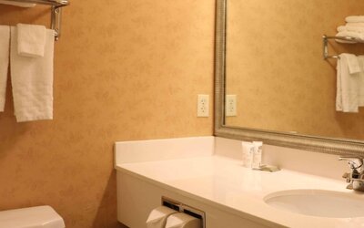 Country Inn & Suites by Radisson, Lincoln North Hotel and Conference Center, NE