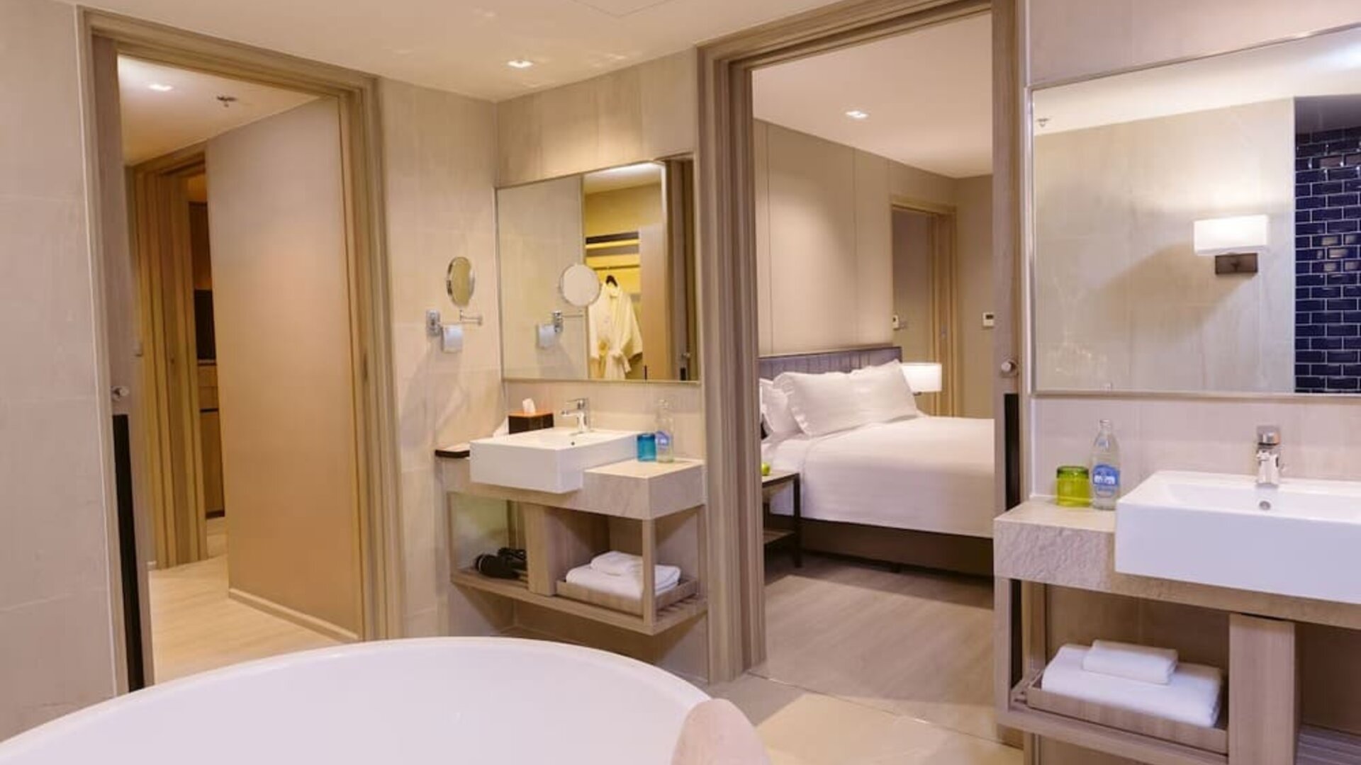 Guest bathroom at Modena By Fraser Buriram.