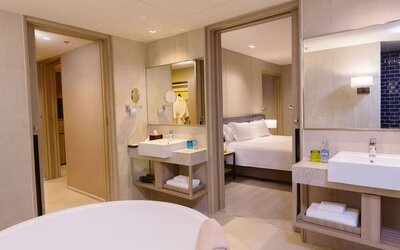 Guest bathroom at Modena By Fraser Buriram.